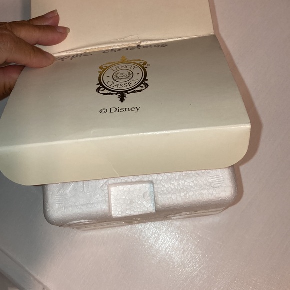 LENOX DOPEY’S HOLIDAY SURPRISE CHRISTMAS ORNAMENT NEW W/ CERT. OF AUTHENTICITY - Picture 9 of 12